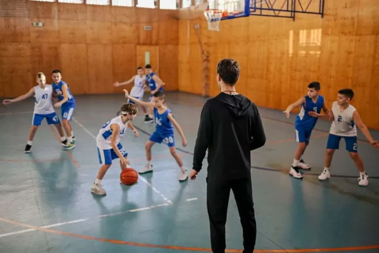 How Youth Basketball Camps Shape Confidence and Teamwork Skills